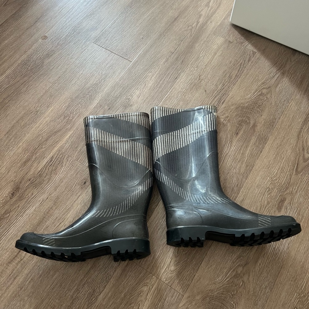 Burberry Nova Rainboots in Charcoal - Size 39 - Picture 5 of 7